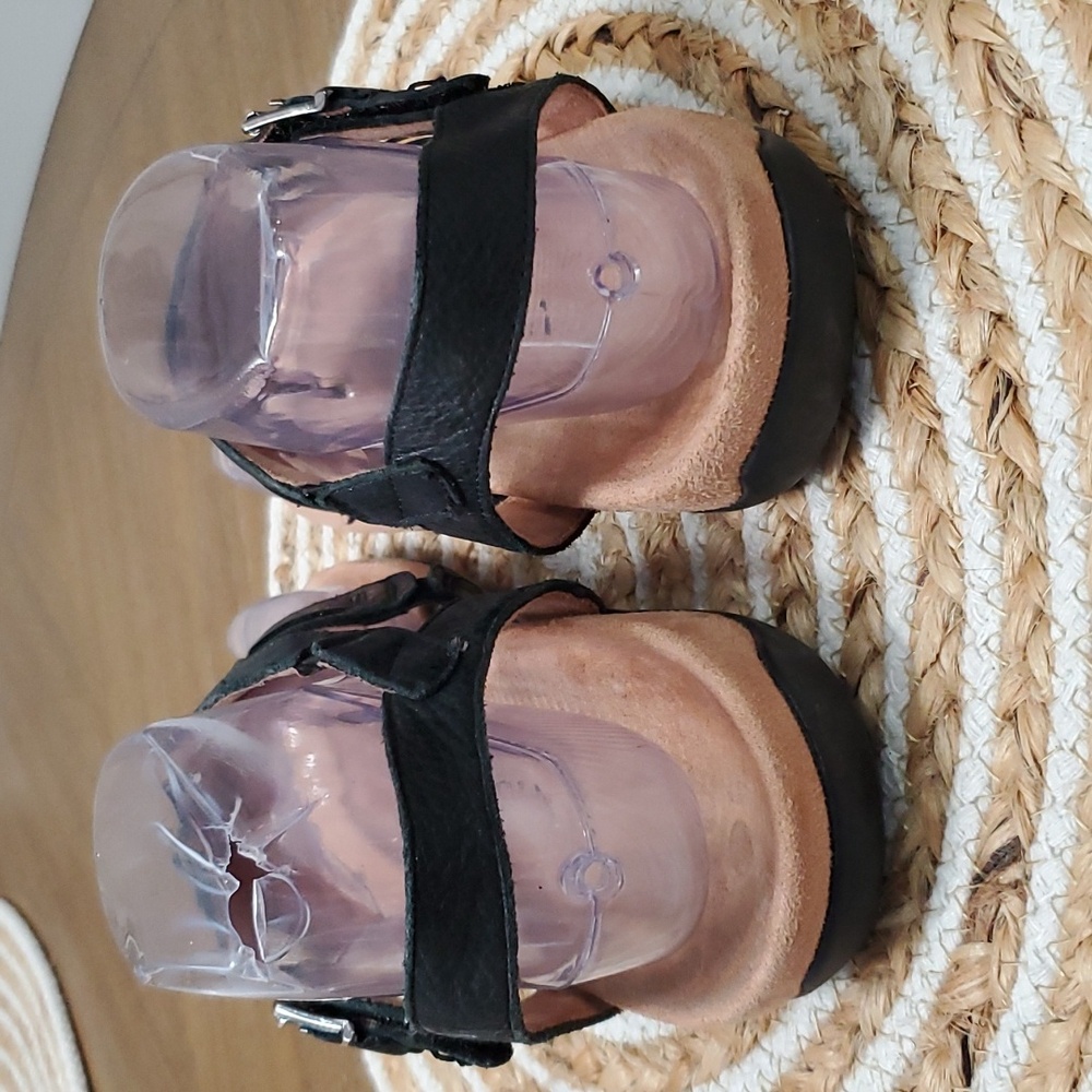 Black Leather Women's Sandals - Picture 5 of 12